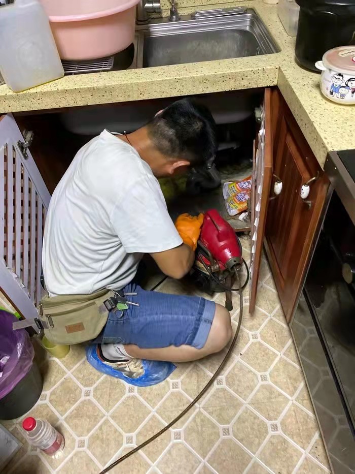 新巴尔虎左通下水道